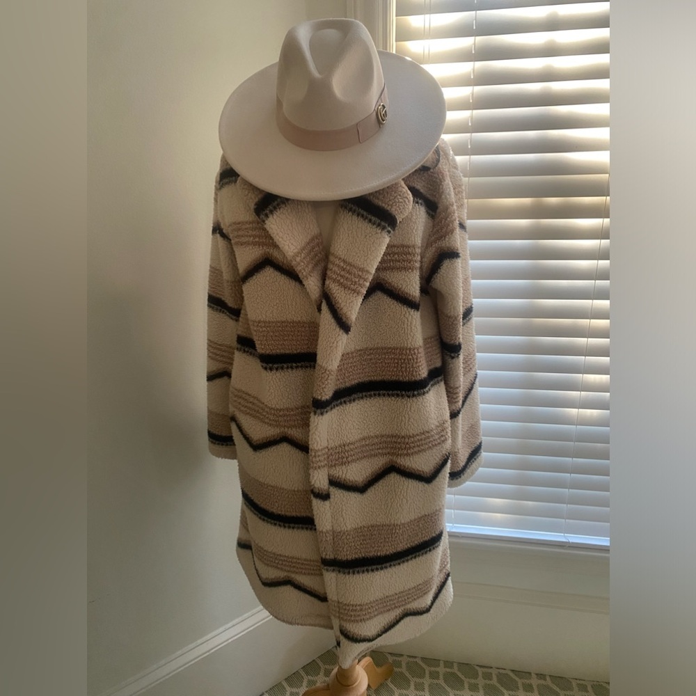 Billabong Sherpa fleece jacket coat stripe navajo. Size medium